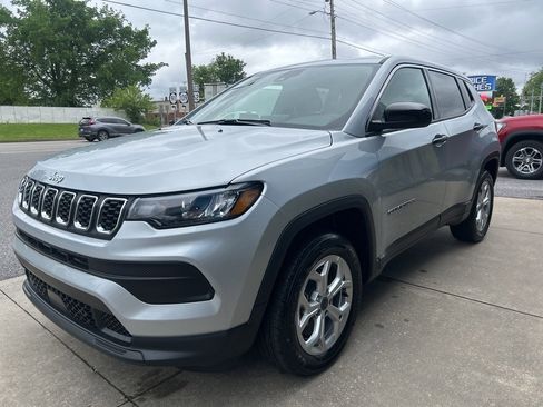 New 2025 Jeep Compass Sport image 5