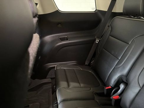 Used 2023 GMC Acadia Denali w/ Black Diamond Edition FWD image 29