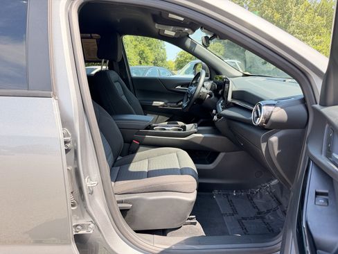 Used 2025 Chevrolet Equinox LT FWD image 31
