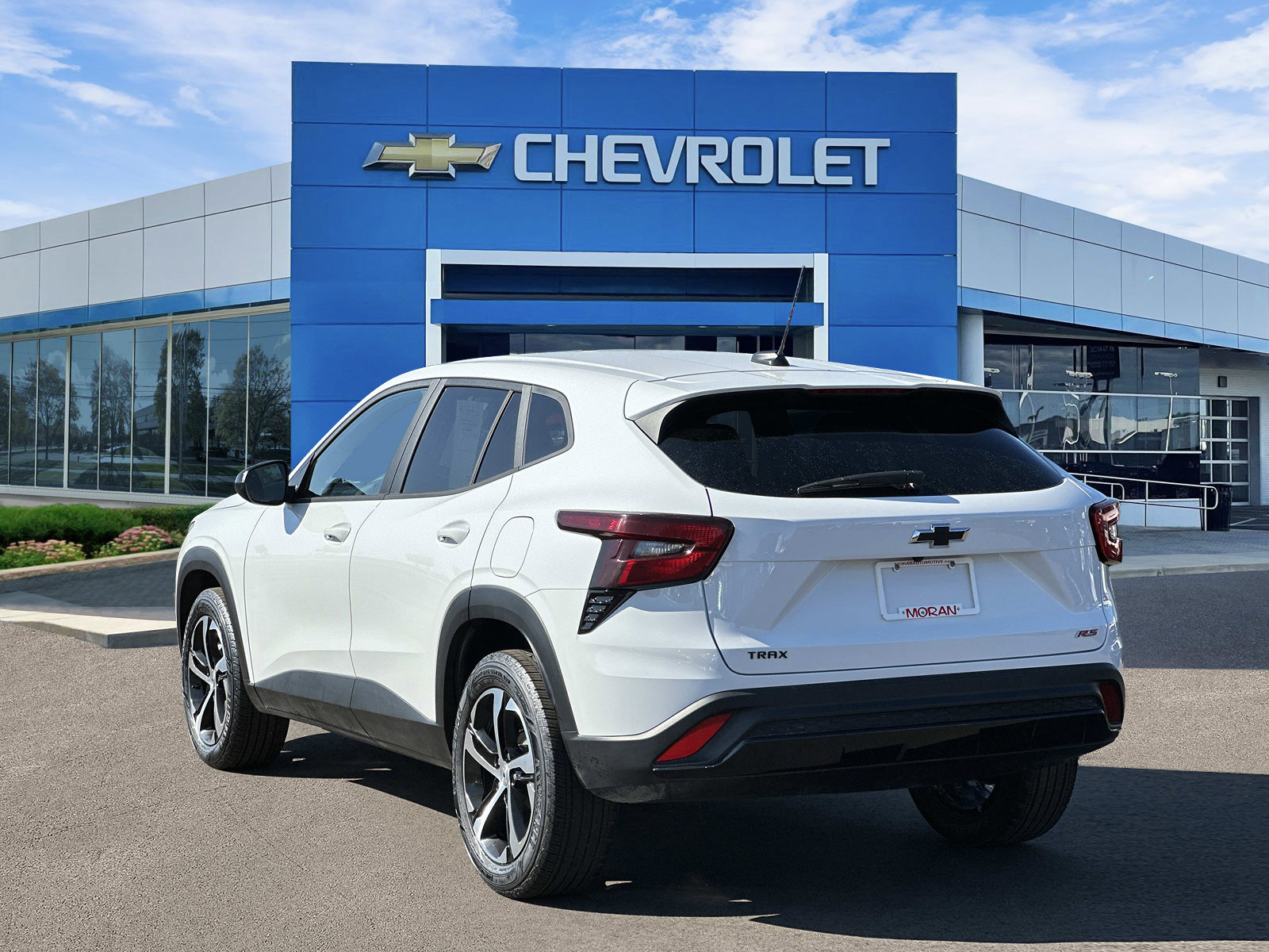 Certified 2024 Chevrolet Trax RS w/ Sunroof Package FWD image 3