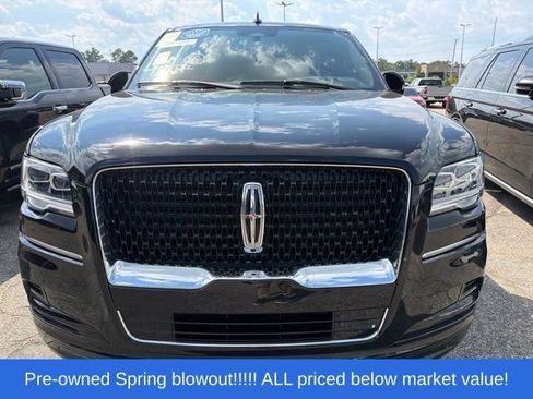 Used 2024 Lincoln Navigator Reserve AWD/4WD image 2