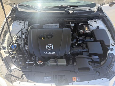 Used 2015 MAZDA MAZDA3 i Touring w/ Technology Package FWD image 21