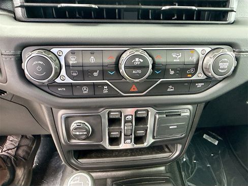 New 2025 Jeep Wrangler Sahara w/ Technology Group image 16