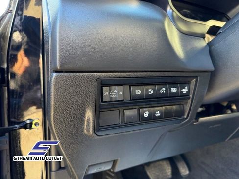 Used 2022 Toyota Tundra Platinum image 38