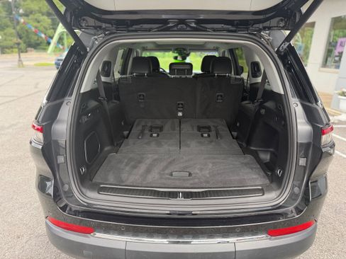 Used 2022 Jeep Grand Cherokee L Limited image 11