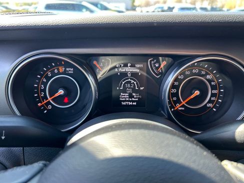 Used 2018 Jeep Wrangler Unlimited Sport S image 11