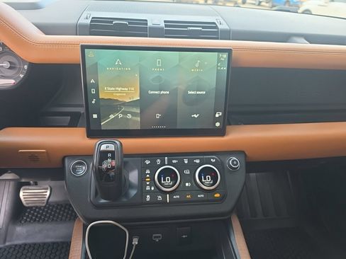 Used 2023 Land Rover Defender 130 X AWD/4WD image 12