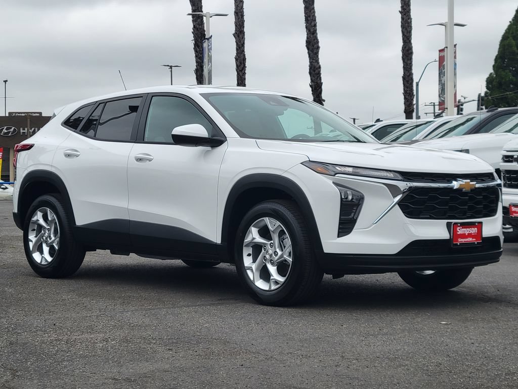 New 2026 Chevrolet Trax LS w/ LS Convenience Package FWD image 24