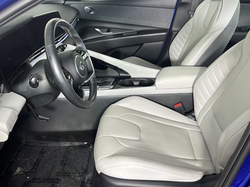 Used 2023 Hyundai Elantra Limited FWD image 27