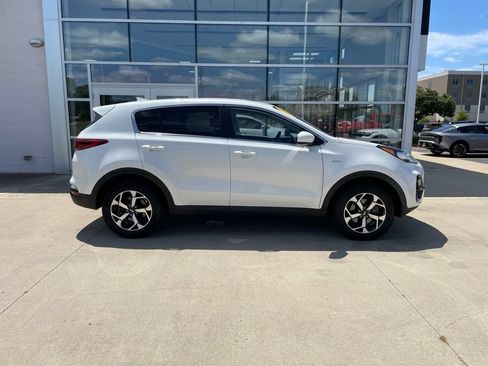 Used 2021 Kia Sportage LX AWD/4WD image 4