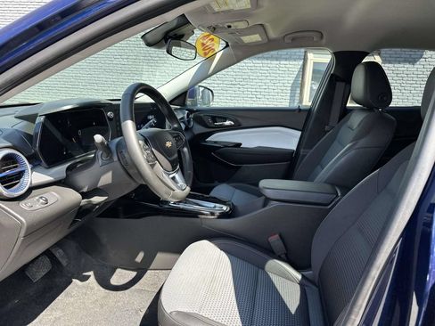 Used 2024 Chevrolet Trax LT w/ Driver Confidence Package FWD image 13