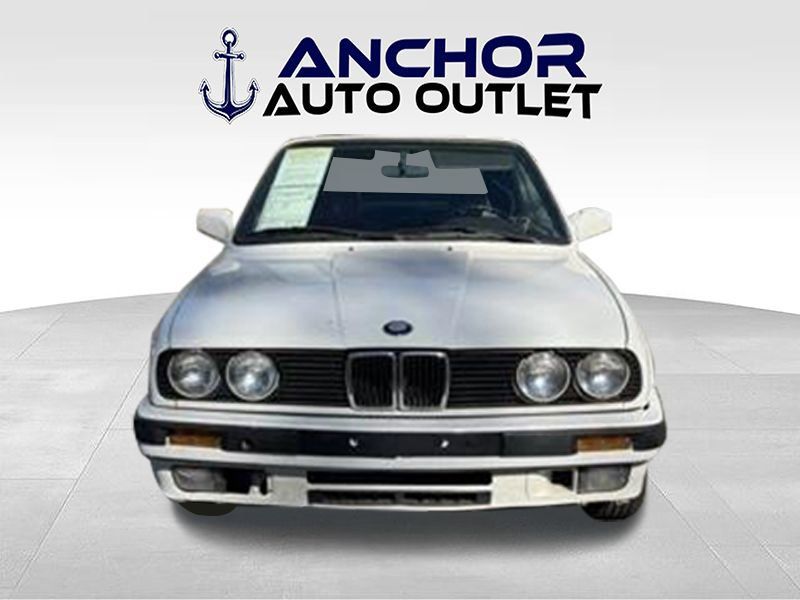 Used 1992 BMW 325i Convertible RWD image 2