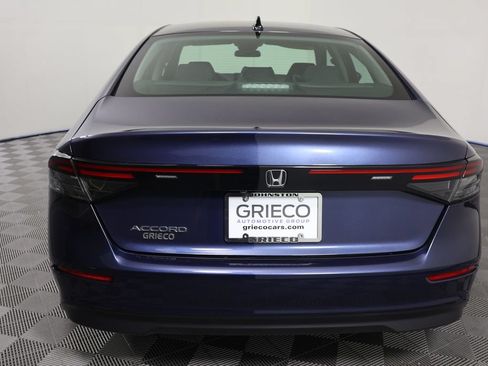 Used 2025 Honda Accord SE image 7