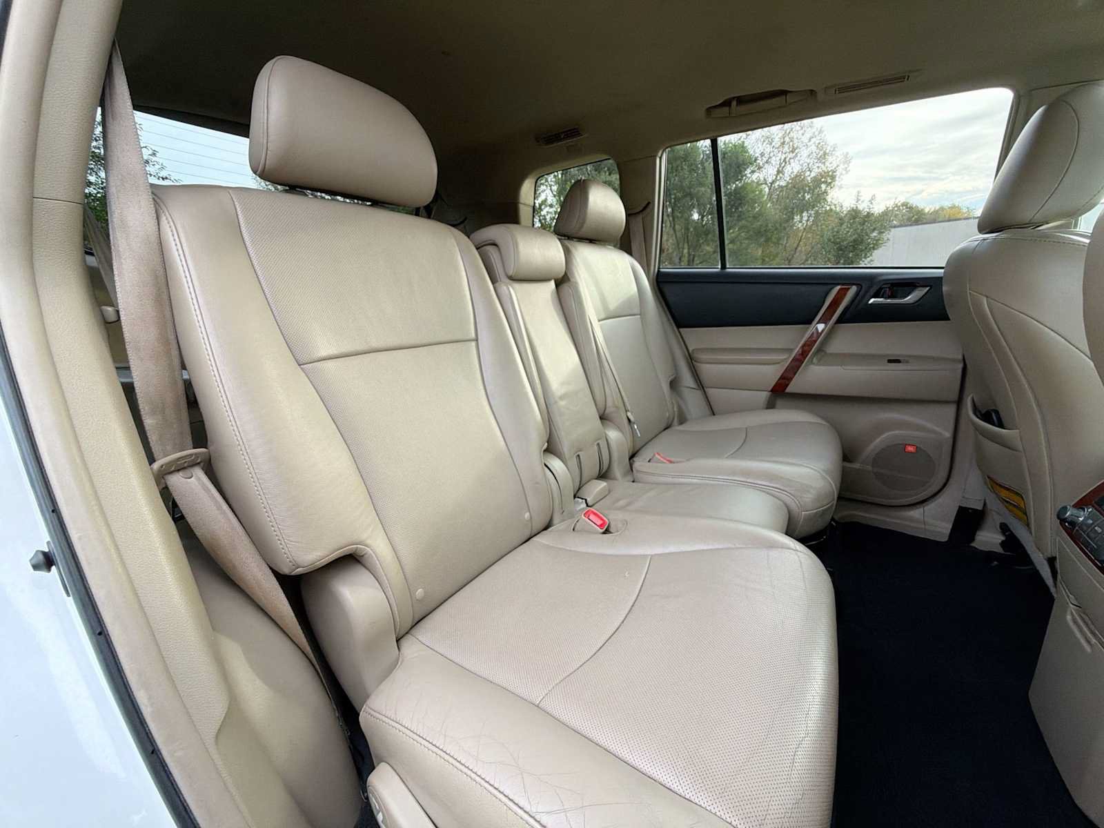 Used 2013 Toyota Highlander Limited AWD/4WD image 18