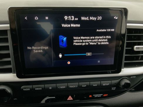 Used 2024 Hyundai Venue Limited FWD image 34
