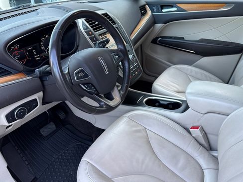Used 2017 Lincoln MKC Select w/ Select Plus Package FWD image 10