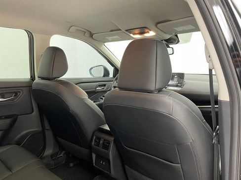 Used 2024 Nissan Rogue SL image 19