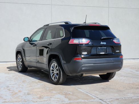 Used 2020 Jeep Cherokee Latitude Plus w/ Cold Weather Group FWD image 6