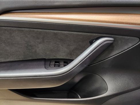 Used 2022 Tesla Model 3 image 41