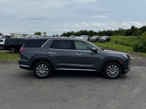 Used 2023 Hyundai Palisade SE AWD/4WD image 2