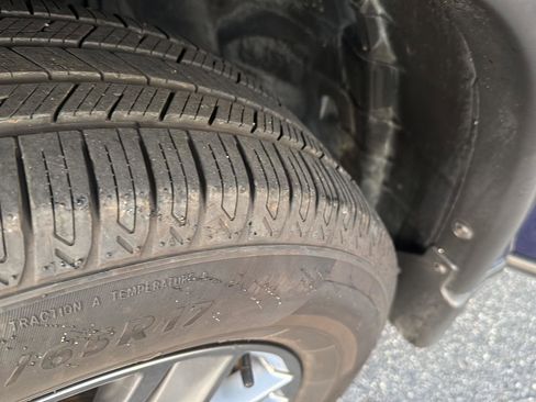 Used 2021 Nissan Rogue S image 33