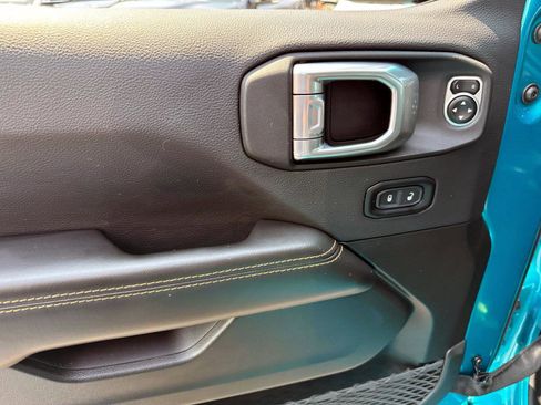 Used 2024 Jeep Wrangler Unlimited Sahara w/ Technology Group image 9