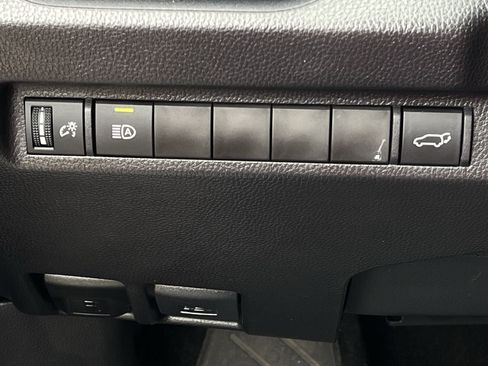 Used 2025 Toyota RAV4 XLE Premium FWD image 20