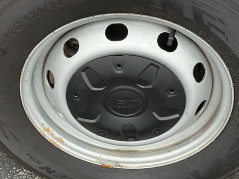 Used 2022 Ford Transit 250 Medium Roof image 10