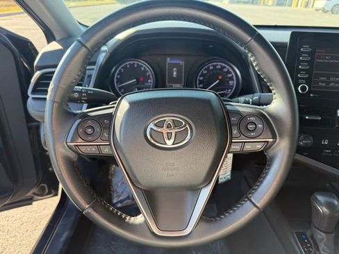 Used 2021 Toyota Camry SE image 16