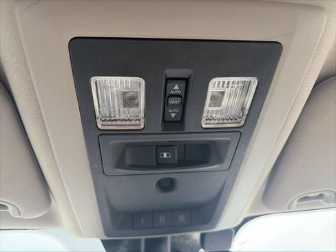 Used 2017 RAM 1500 Laramie w/ Convenience Group AWD/4WD image 25