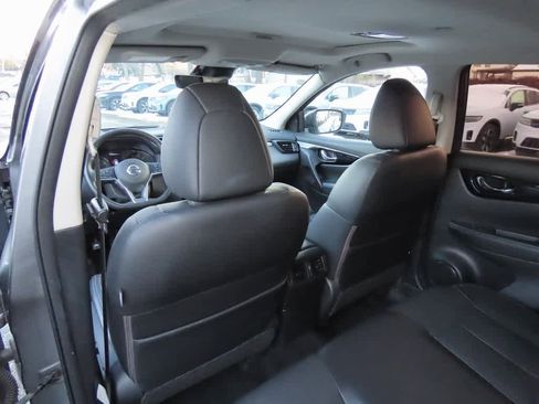 Used 2018 Nissan Rogue Sport SL w/ SL Premium Package image 14