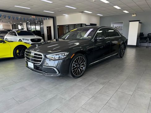 Used 2022 Mercedes-Benz S 580 4MATIC Sedan image 2