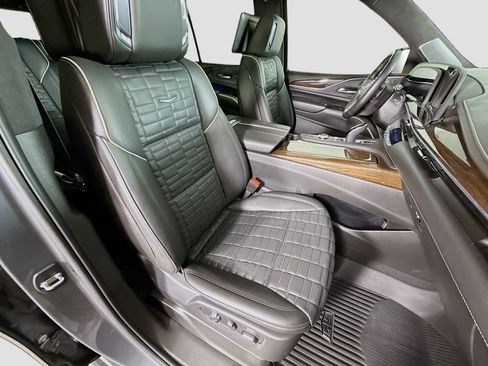 Used 2021 Cadillac Escalade Premium Luxury Platinum image 31