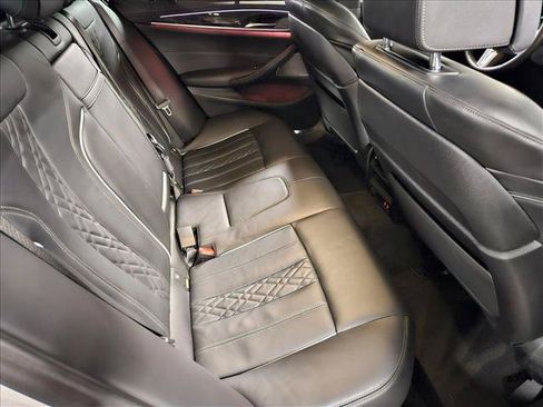 Used 2021 BMW M550i xDrive w/ Executive Package AWD/4WD image 20