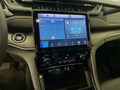 Used 2022 Jeep Grand Cherokee Limited 4xe image 26