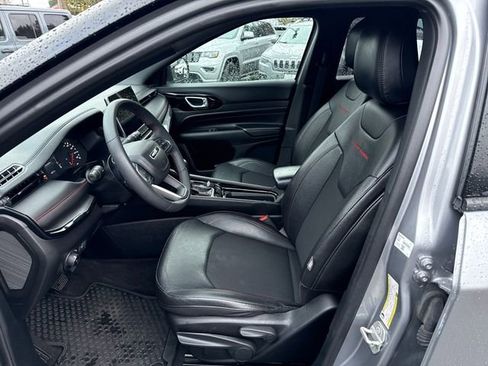 Used 2024 Jeep Compass Trailhawk image 14