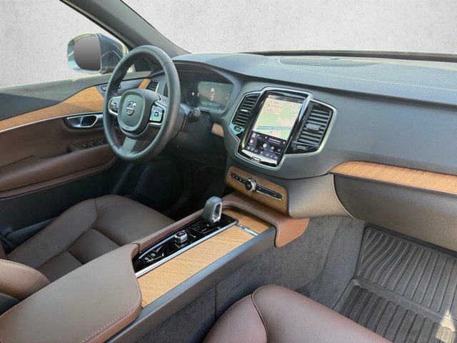 Used 2024 Volvo XC90 T8 Plus w/ Protection Package Premier AWD/4WD image 25