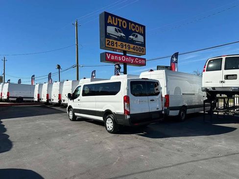 Used 2023 Ford Transit 350 XLT image 32