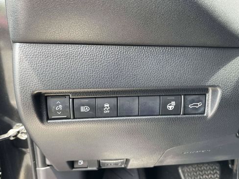 Used 2021 Toyota Venza XLE w/ Softex Package AWD/4WD image 21