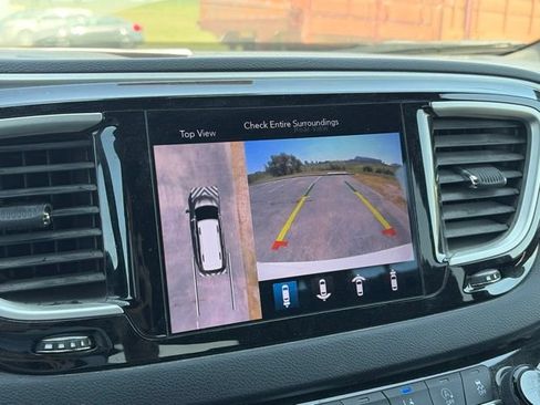 Used 2020 Chrysler Pacifica Touring-L w/ Advanced Safetytec Group AWD/4WD image 14
