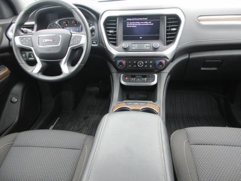Used 2023 GMC Acadia SLE w/ Driver Convenience Package image 16