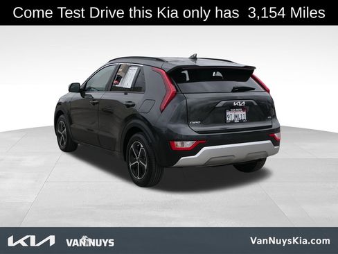Used 2025 Kia Niro EX image 6