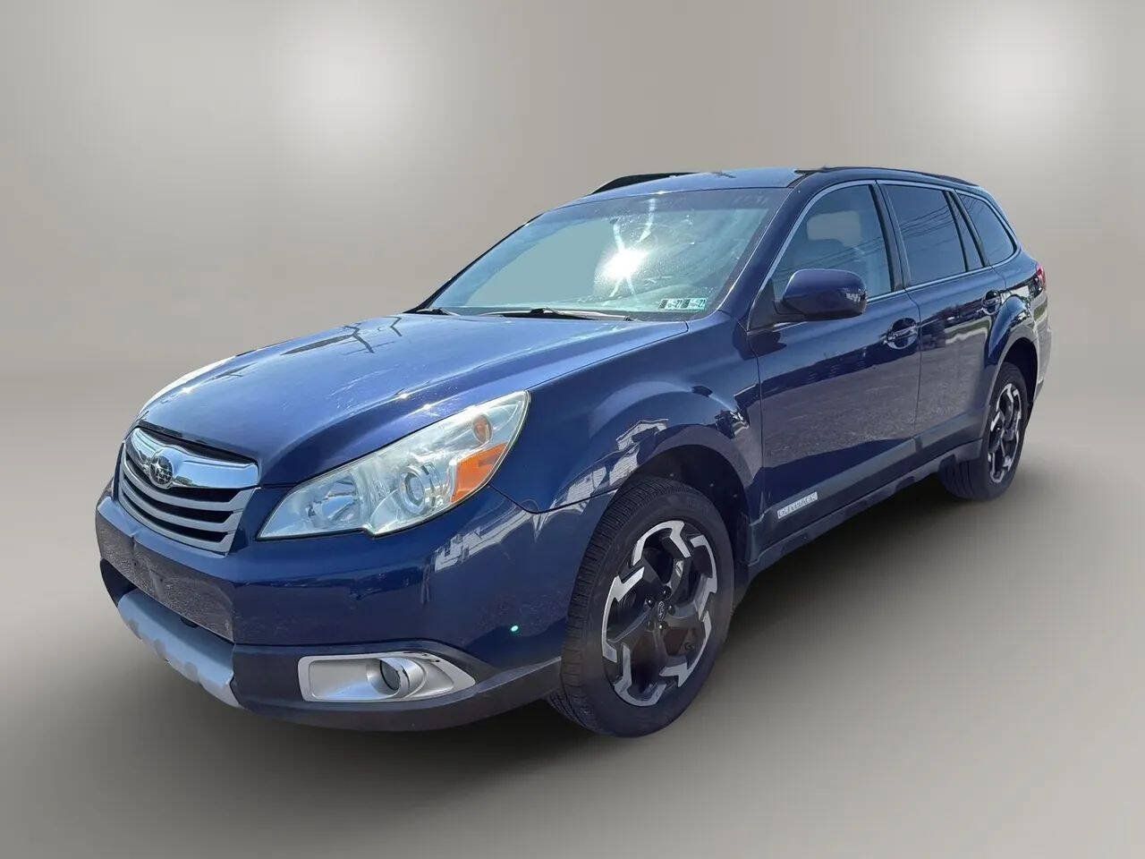 Used 2011 Subaru Outback 3.6R Limited AWD/4WD image 3