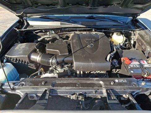 Used 2019 Toyota Tacoma TRD Off-Road image 31