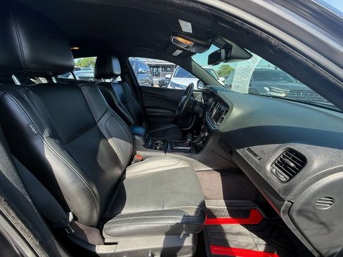 Used 2017 Dodge Charger R/T w/ Premium Group RWD image 23