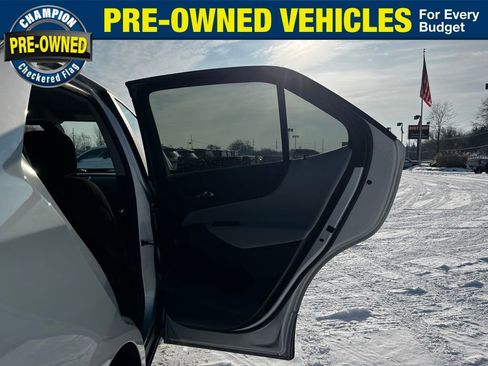 Used 2022 Chevrolet Equinox LT w/ Driver Convenience Package image 34