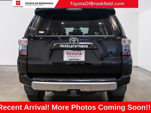 Used 2018 Toyota 4Runner TRD Off-Road Premium AWD/4WD image 6