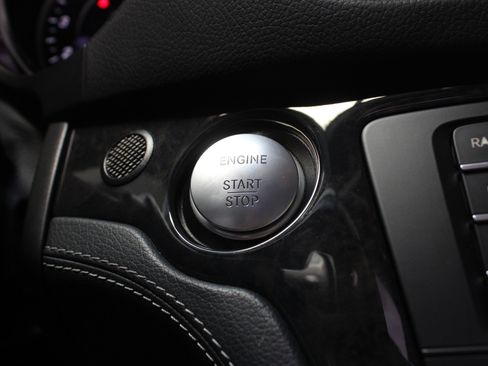 Used 2017 Mercedes-Benz SL 550 image 65