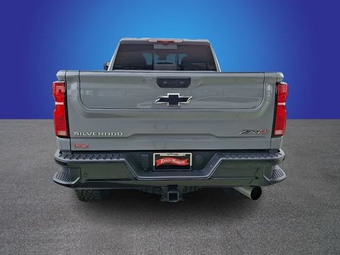 Used 2025 Chevrolet Silverado 2500 ZR2 w/ Technology Package AWD/4WD image 6