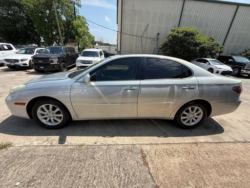 Used 2004 Lexus ES 330 FWD image 4